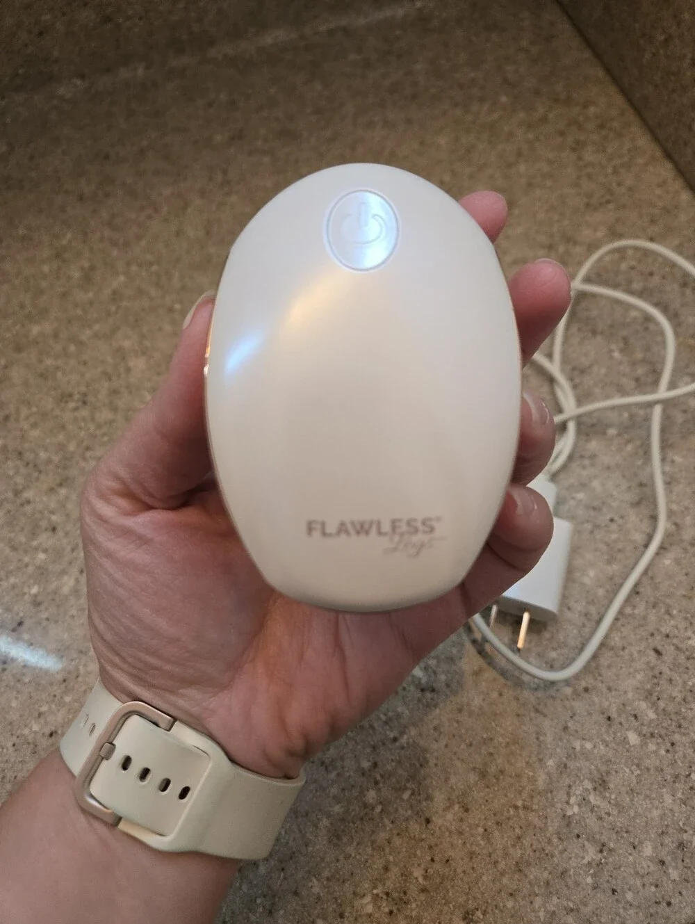 FLAWLESS Legs Wireless Mini Electric Shaver in White with Rose Gold Trim